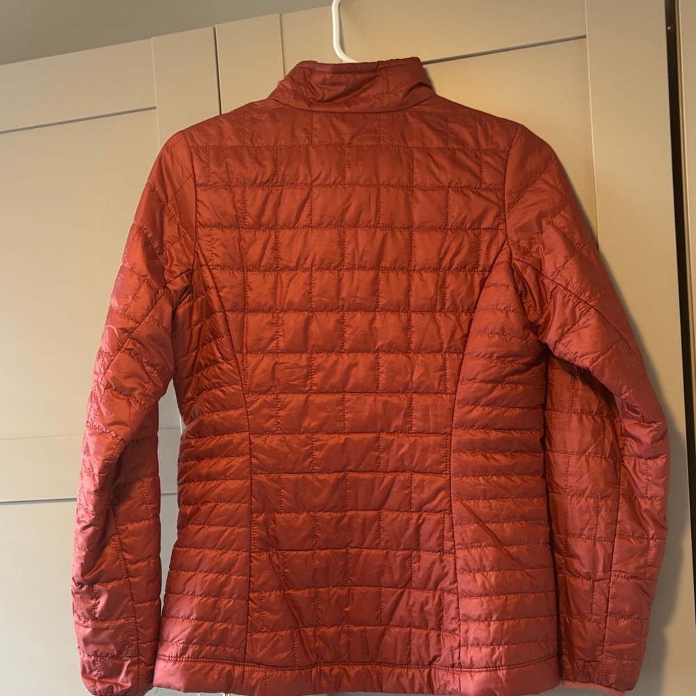 Patagonia Women's Brick Red Puffer Jacket - Picture 5 of 5